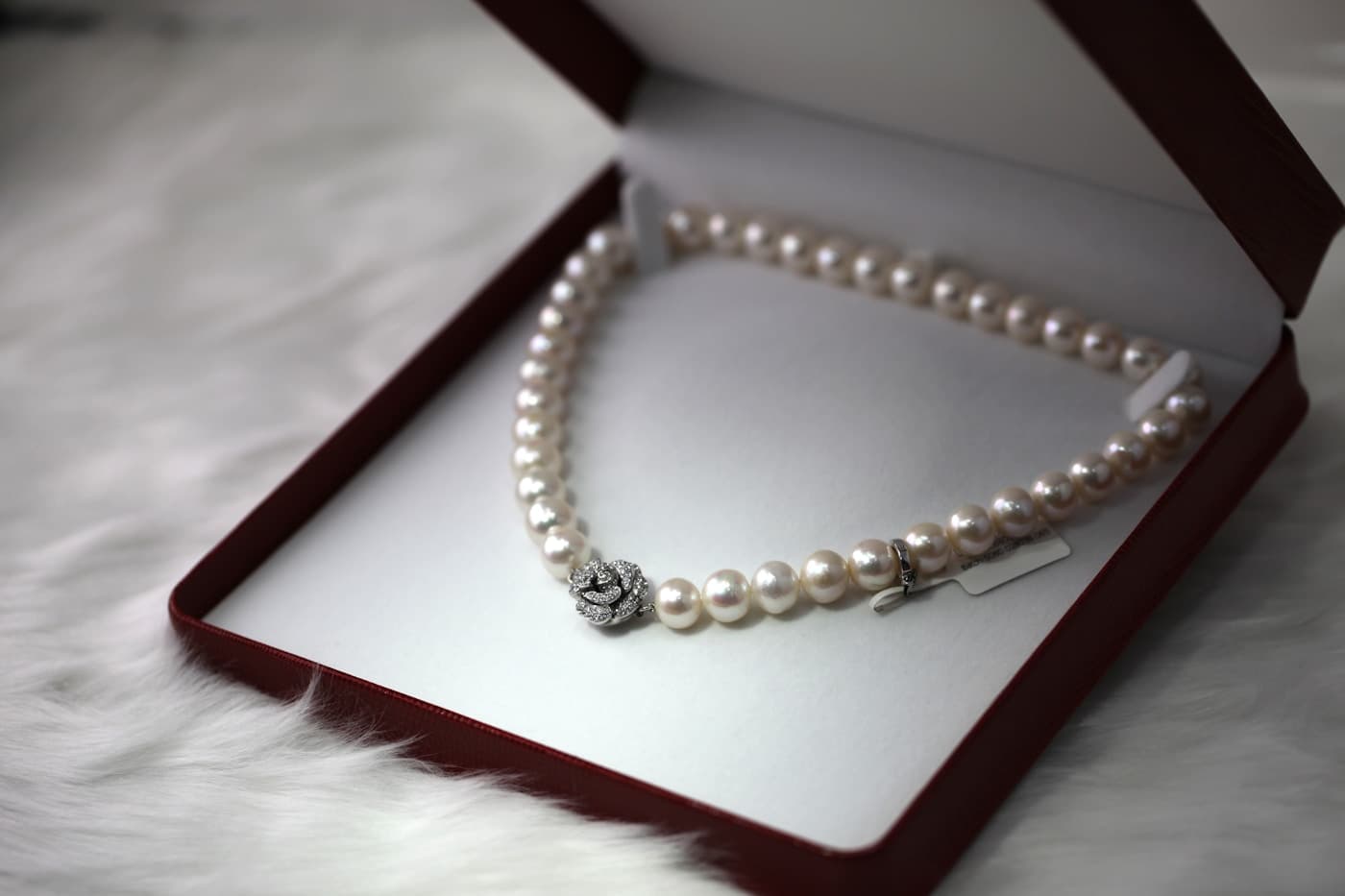 Rose Clasp Pearl Strand